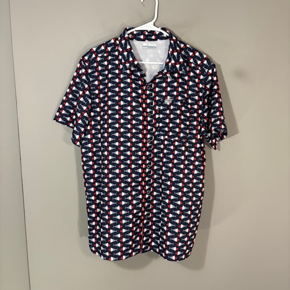 Columbia Shirt Mens Medium Blue Fish Print Short Sleeve Button Up PFG Patriotic